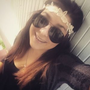 Meet your Posher, Lauren